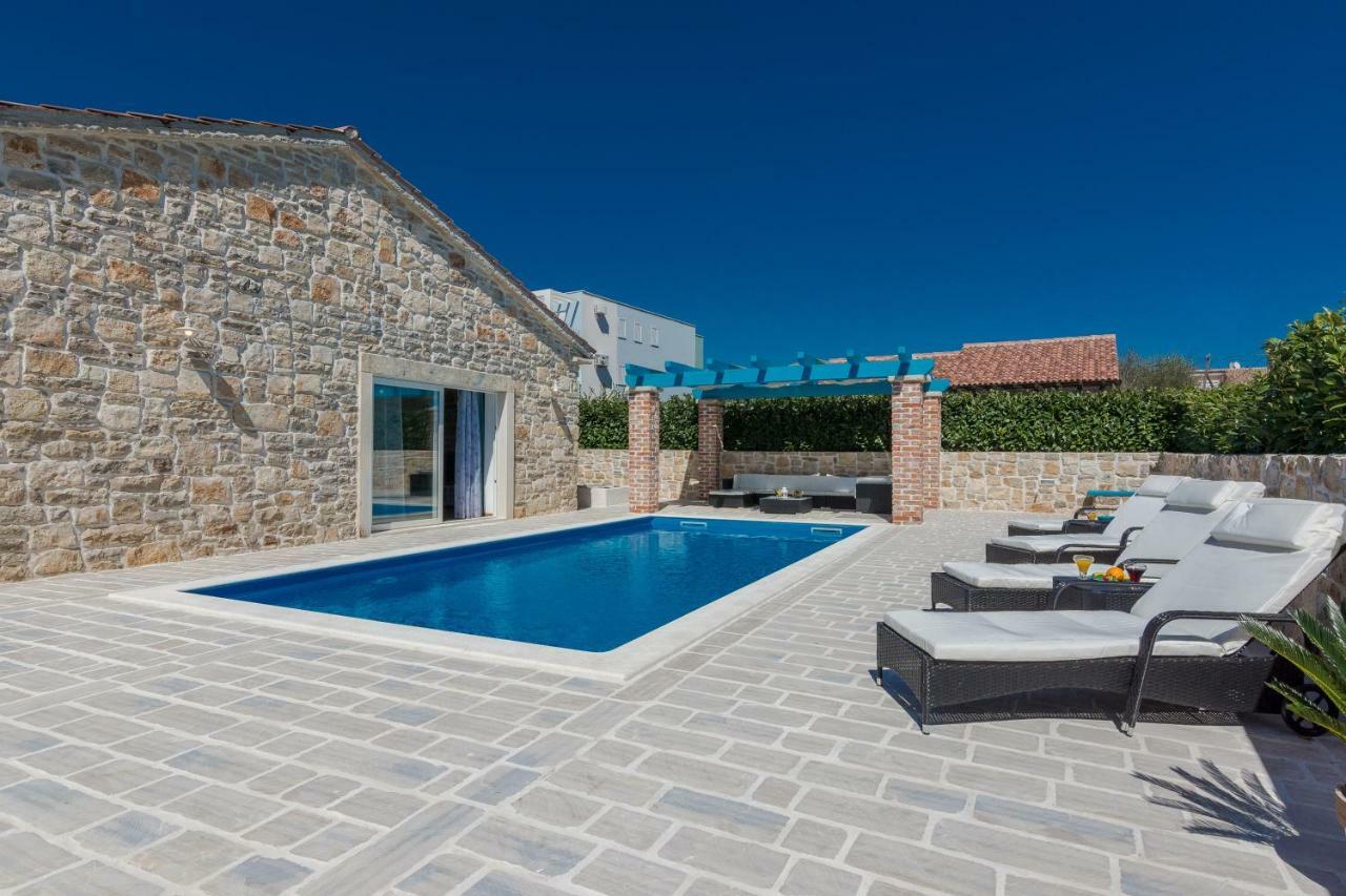 Villa Delozija Sukosan Luaran gambar