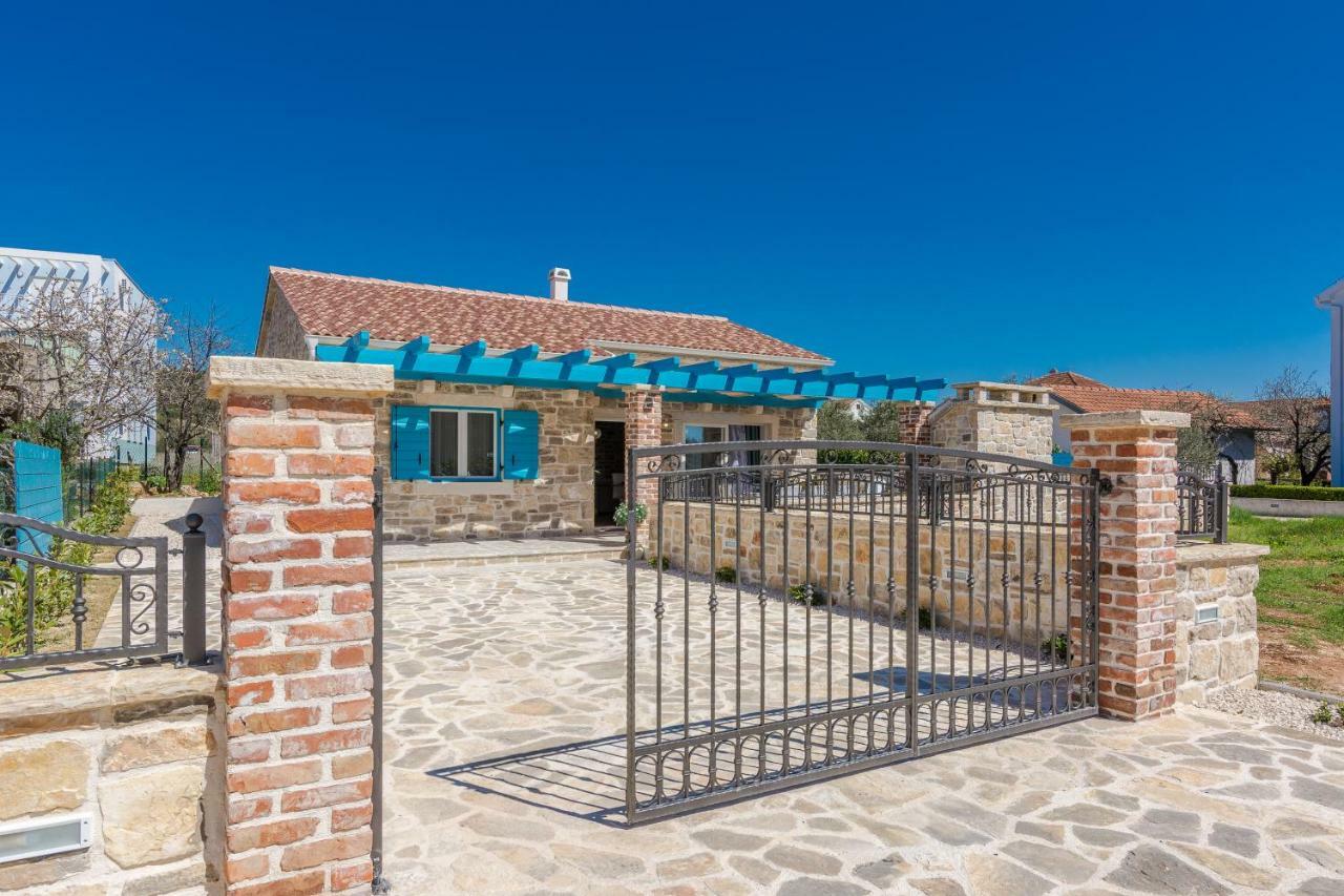 Villa Delozija Sukosan Luaran gambar