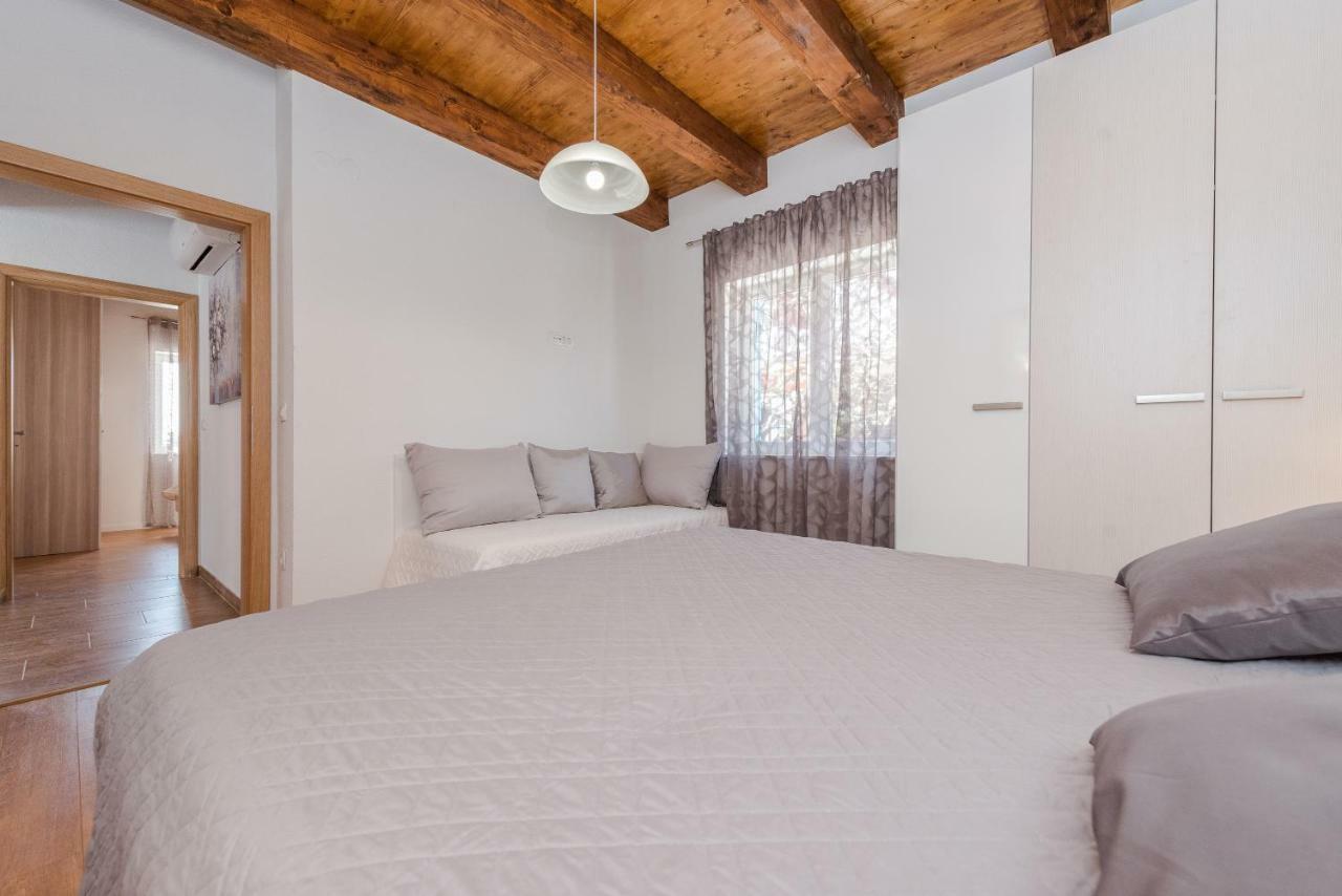 Villa Delozija Sukosan Luaran gambar