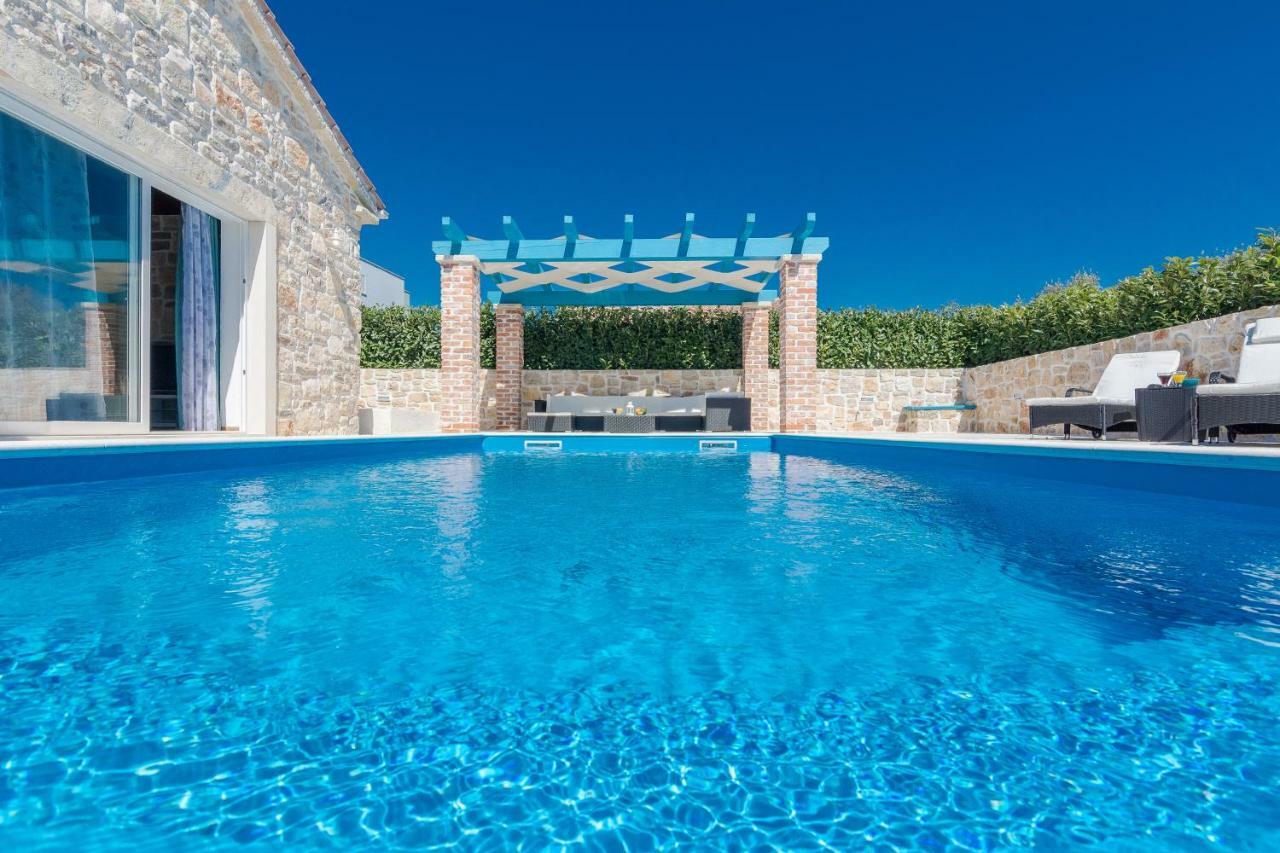 Villa Delozija Sukosan Luaran gambar